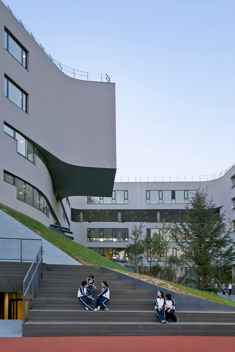 Garden-School-by-Open-Architecture-photo-Su-Shengliang_dezeen_468_3
