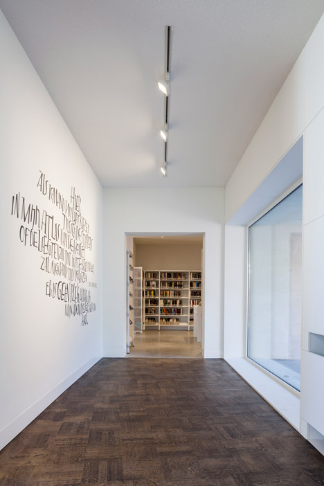 Library Bruges by Studio Farris Architects