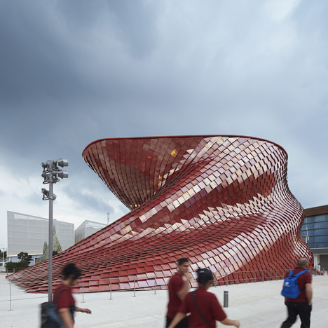 Daniel Libeskind unveils his “handcrafted dragon” at the Milan Expo