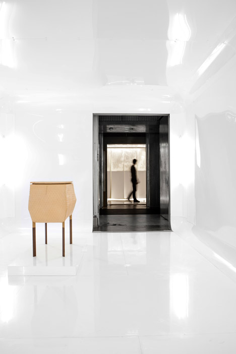 Mutations-exhibition-design-by-Freaks-Freearchitects_dezeen_468_6
