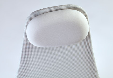 Nana-breastfeeding-rocker-Alegre-Design_dezeen_468_5