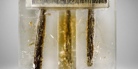 Nucleo experiments with resin to create furniture for Ammann Gallery