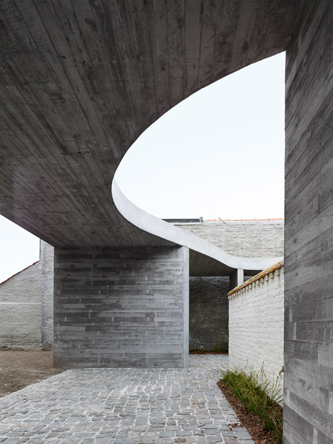 Omsorg by Graux & Baeyens architects
