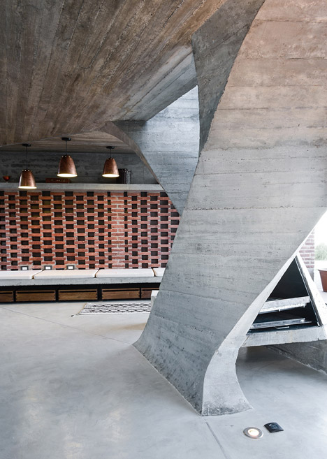 One Column House by NE-AR