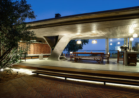 One Column House by NE-AR