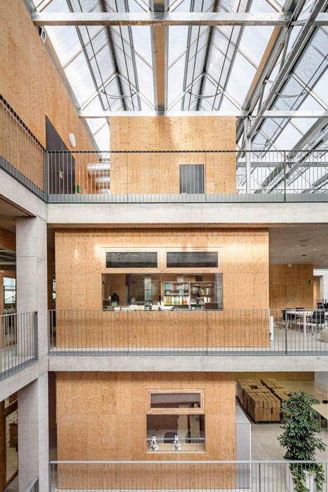 Research Center 1102 by H Arquitectes