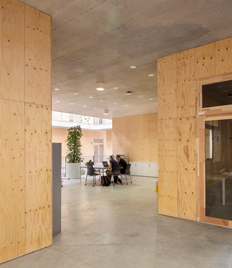 Research Center 1102 by H Arquitectes