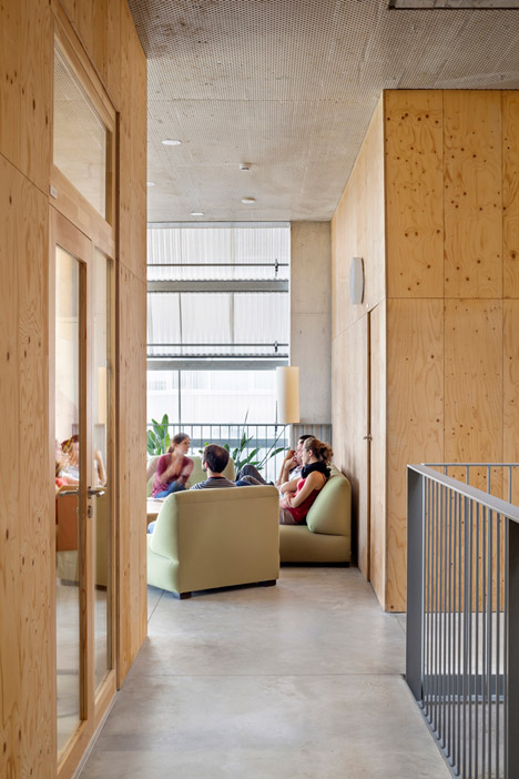 Research Center 1102 by H Arquitectes