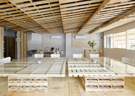 Shitomito Palette by Hiroki Tominaga Atelier