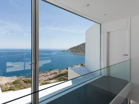 Sunflower House by Cadaval & Sola-Morales