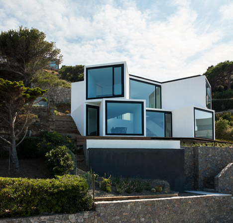Sunflower House by Cadaval & Sola-Morales