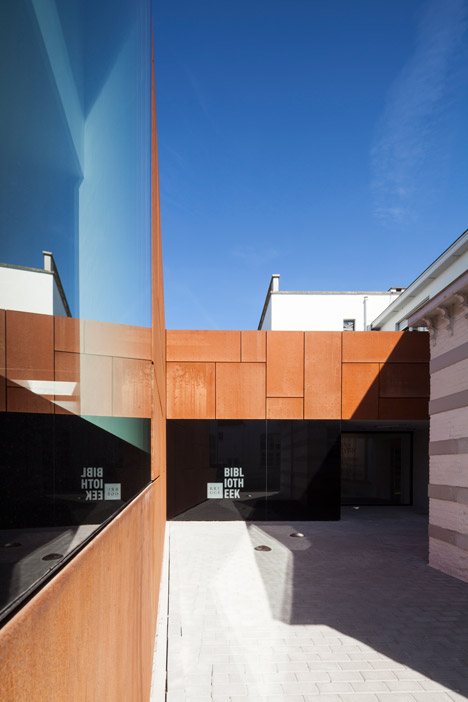Library Bruges by Studio Farris Architects