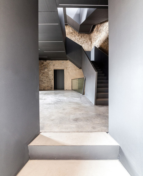 Torre del Borgo by Gianluca Gelmini