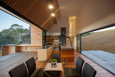 Valley House Tasmania by Philip M Dingemanse