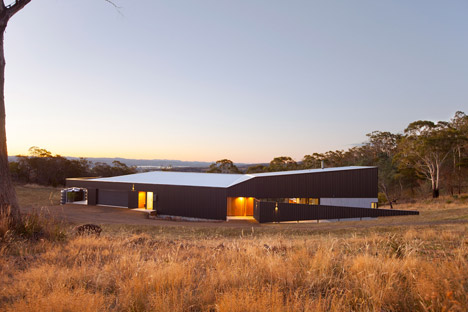 Valley House Tasmania by Philip M Dingemanse