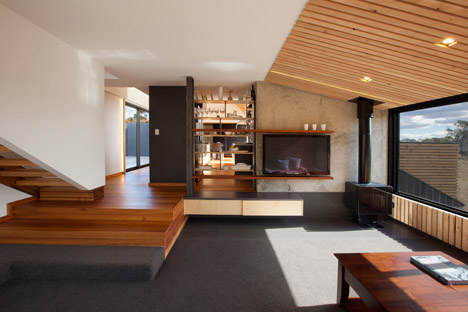 Valley House Tasmania by Philip M Dingemanse