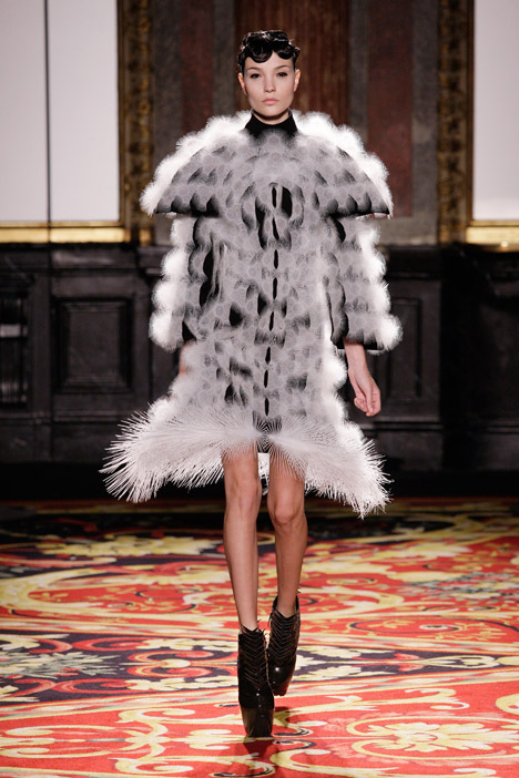Voltage Dress, Iris van Herpen, 2013, Paris. Copyright M. Zoeter x Iris van Herpen