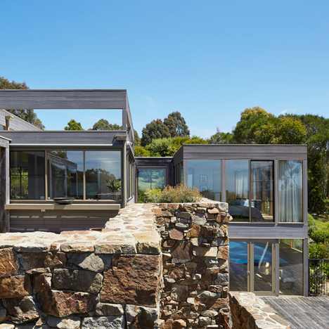 Whitehall Road Residence by B.E. Architecture
