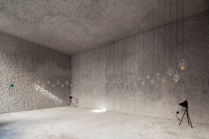 antonino-cardillo-pics-house-of-dust-and-illuminum-gallery-architecture_dezeen_2364_col_0