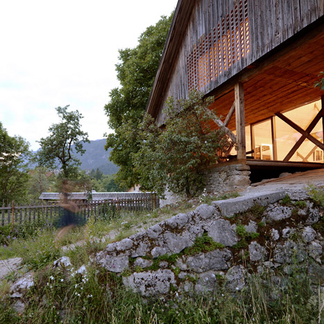 Alpine-Barn-Apartment-by-OFIS_dezeen_468_4