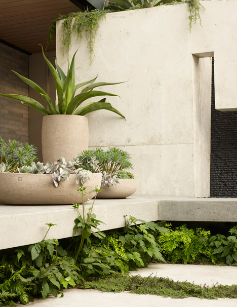 Butterfly House by Surface Design and John Maniscalco Architecture