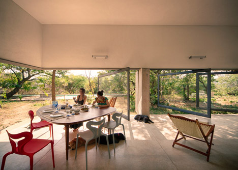 Casa Meztitla by EDAA