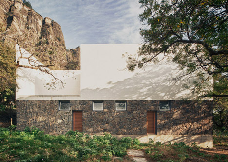 Casa Meztitla by EDAA