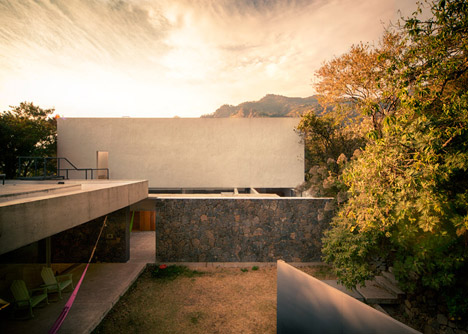 Casa Meztitla by EDAA