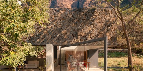 Casa Meztitla by EDAA