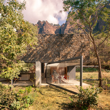 Casa Meztitla by EDAA