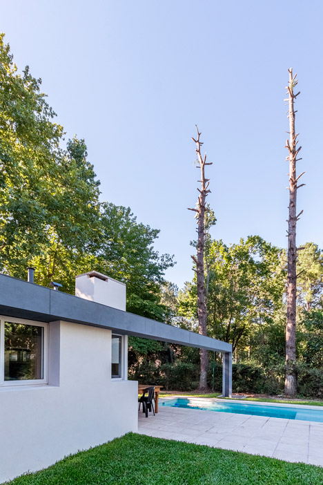 Casa en El Pinar by Estudio Biagioni Pecorari Arquitectos