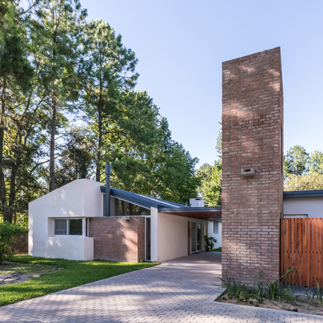 Biagioni Pecorari adds brick water tower to remodelled house in Argentina