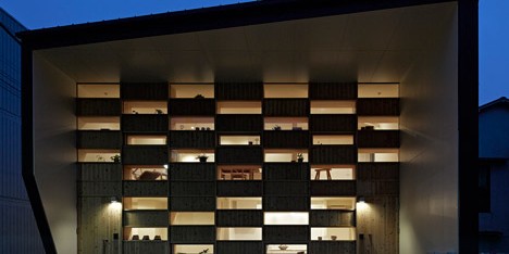 Checkered house by Takeshi Shikauchi Architects