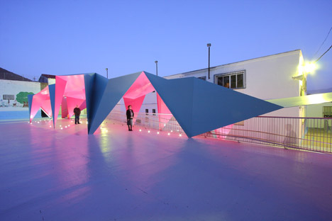 Colourful paper architecture for kids by Julio Barreno Gutiérrez