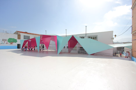 Colourful paper architecture for kids by Julio Barreno Gutiérrez