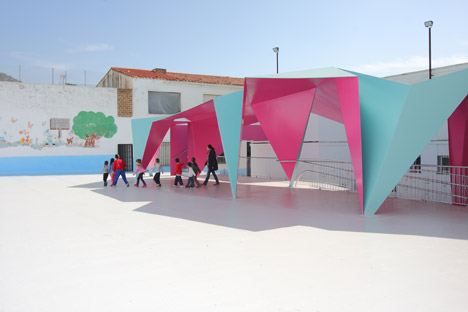 Colourful paper architecture for kids by Julio Barreno Gutiérrez