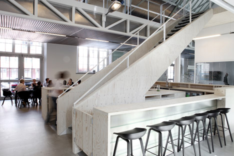 Connekt interior by Ateliers