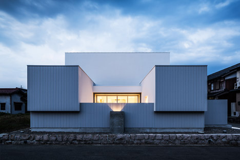 Courtyard House by FORM