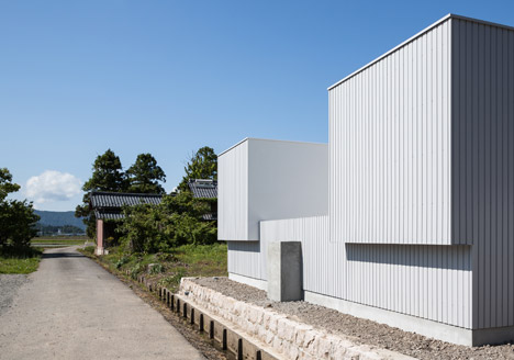 Courtyard House by FORM