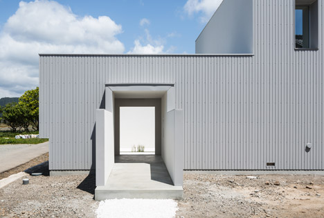 Courtyard House by FORM