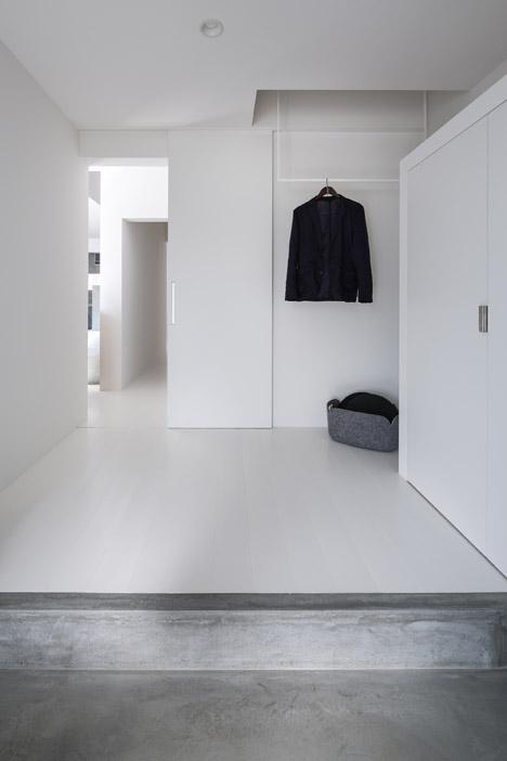 Courtyard House by FORM