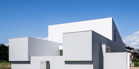 Courtyard House by FORM