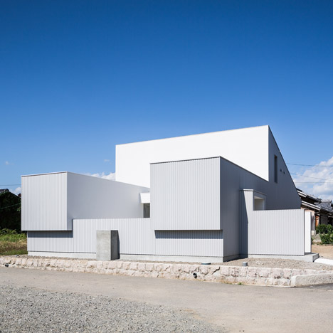 Courtyard House by FORM