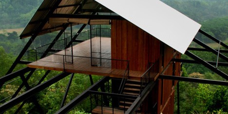 Estate Bungalow by Narein Perera