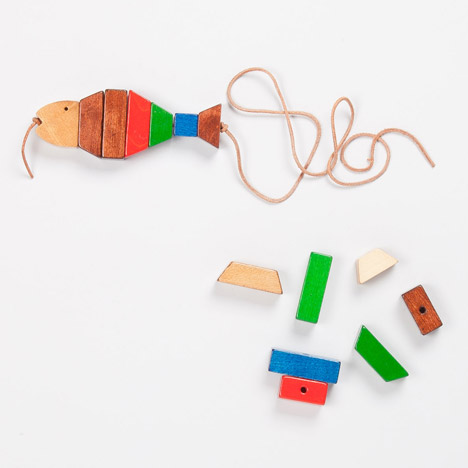 Fädelfische, Fredun Shapur 1980, produced by Selecta-Spielzeug