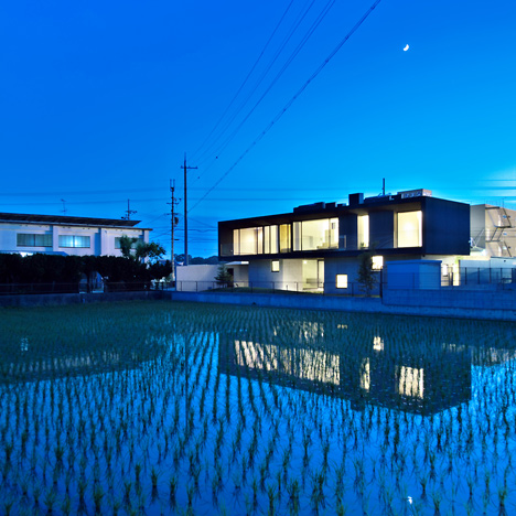 Floating House by Satoru Hirota Architects