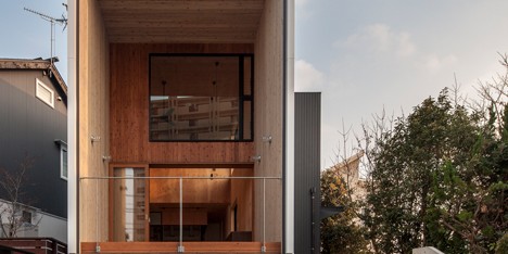 Fly out house by Tatsuyuki Takagi Architects