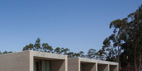 Fonte de Angeão School by Miguel Marcelino