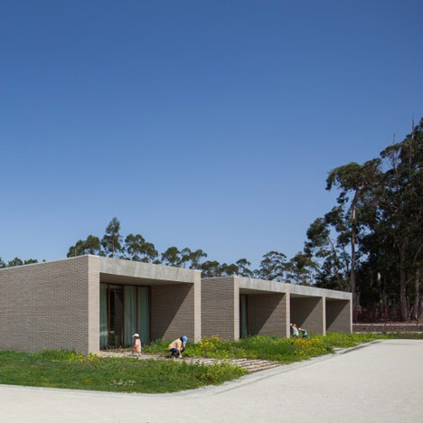 Fonte de Angeão School by Miguel Marcelino