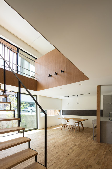 House of Yabugaoka by Flame Planning Office